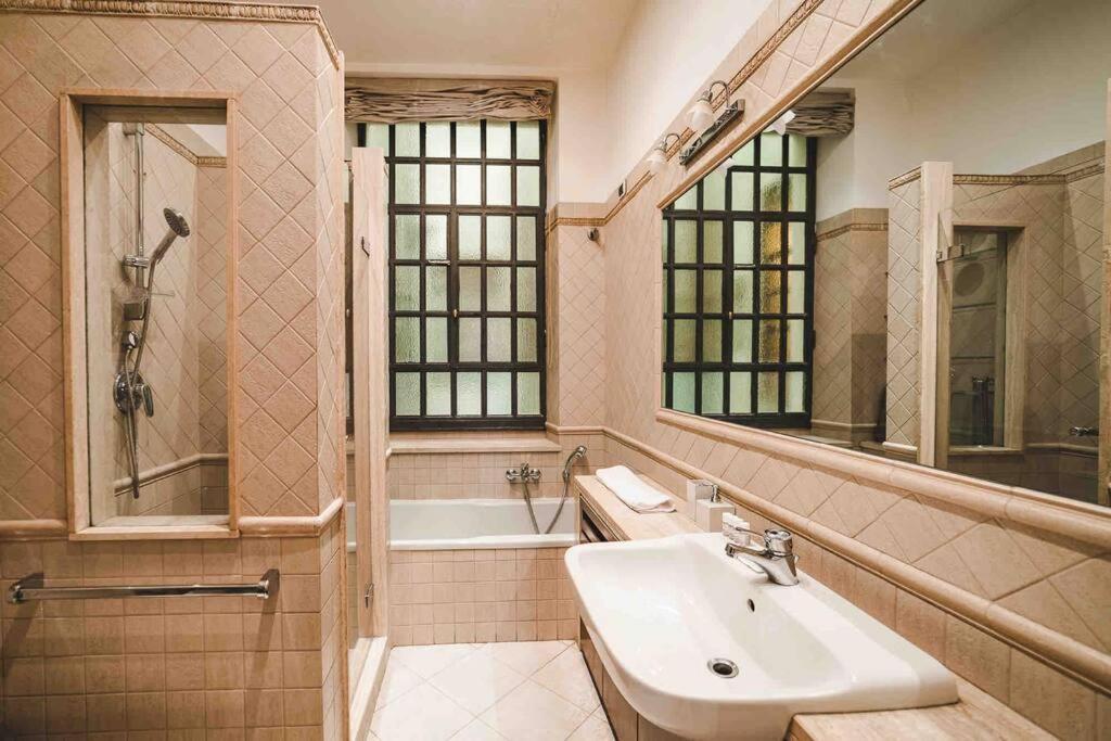 Domus Trastevere 900 ローマ エクステリア 写真